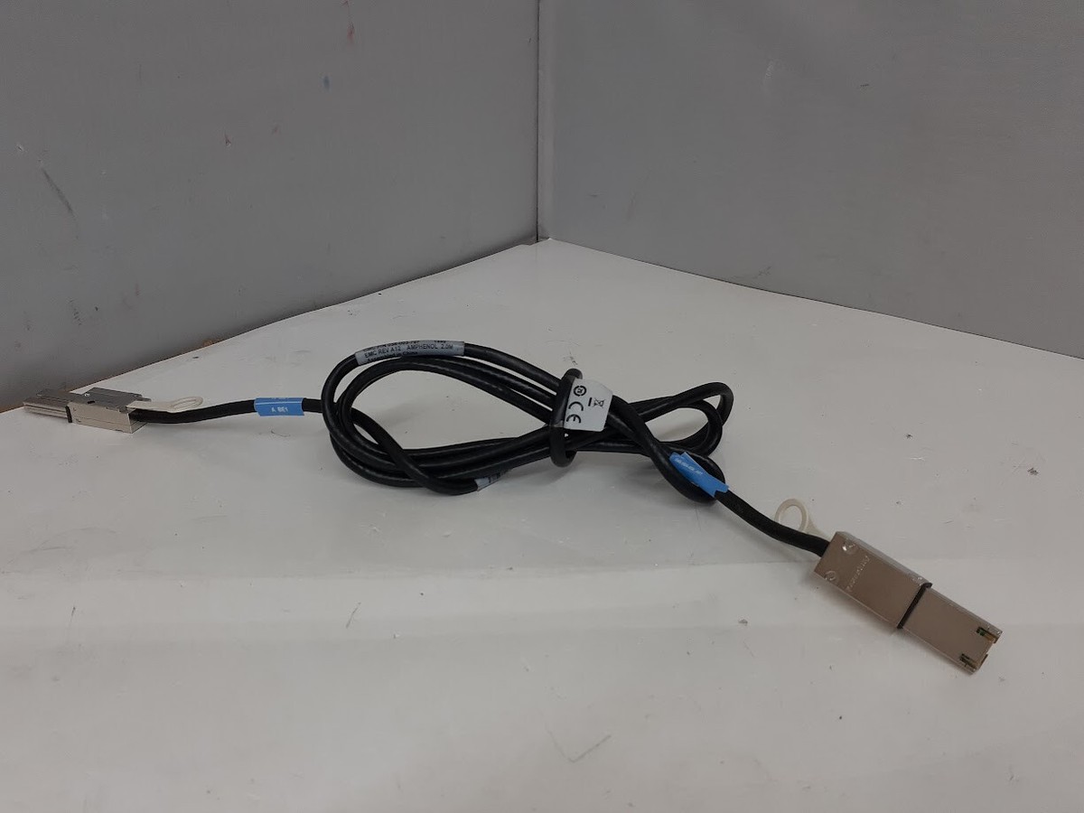 Câble Mini SAS SFF-8088 Vers SFF-8088 2 Mètres - Marque Amphenol / EMC, Occasion