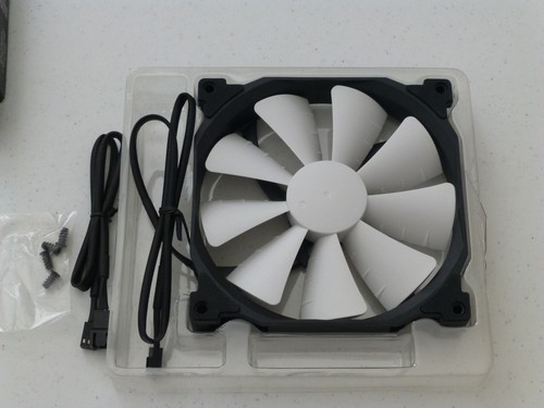 Phanteks PH-F140SP 140mm 3-Pin Case Fan White and Black - Picture 6 of 7