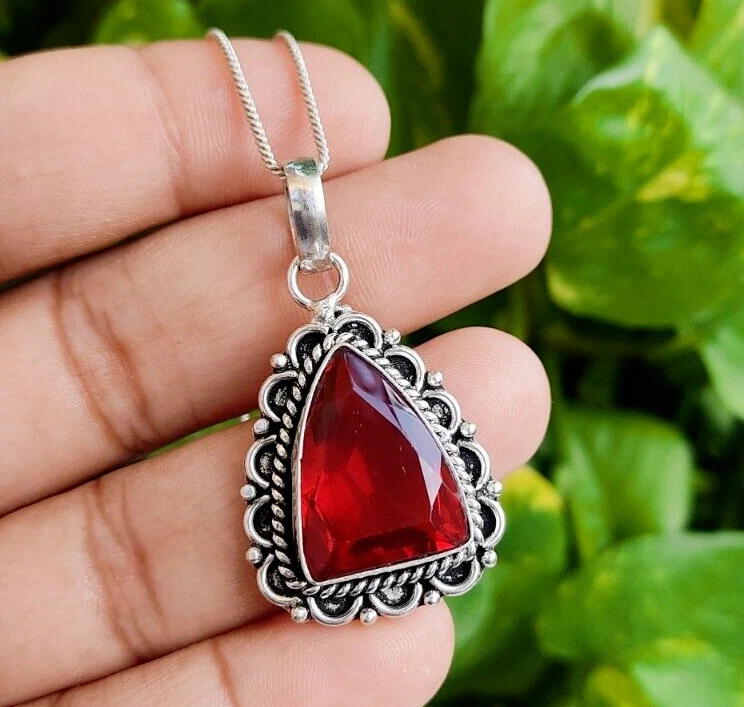 VETEMENTS Collana catena placcata argento 92 5 ciondolo granato rosso delicato in cisti