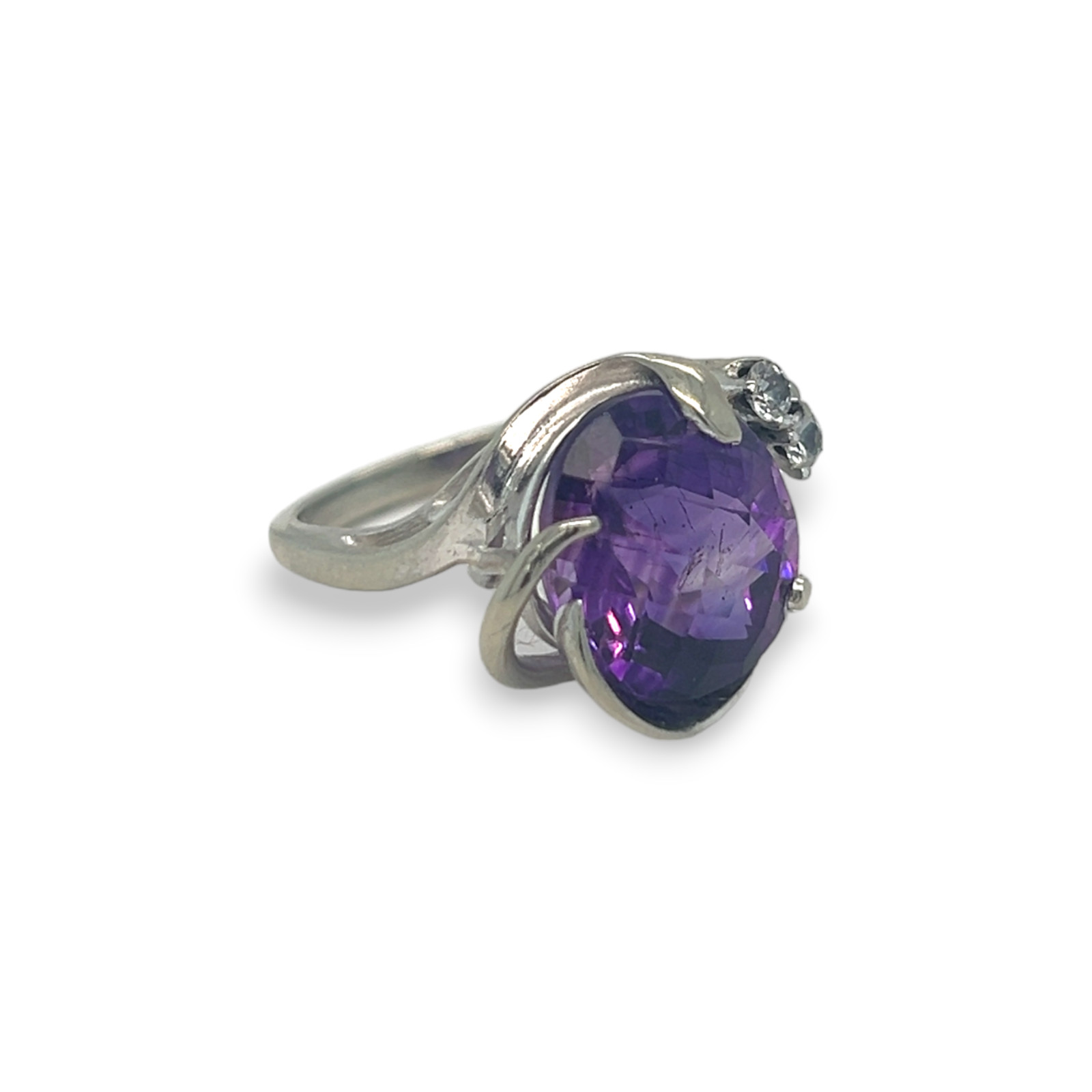 Antique-Inspired Amethyst Ring with Diamonds - image 3