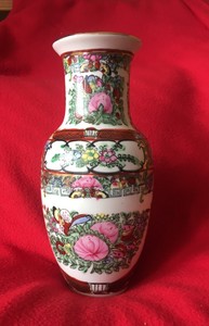 Vintage Canton Rose Xiang Gang Jia Gong Porcelain Vase Made In Hong Kong