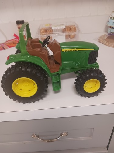 ERTL John Deere Farm Tractor 1/16 Scale Die-Cast & Plastic (l0517yl00) - 第 1/5 張圖片