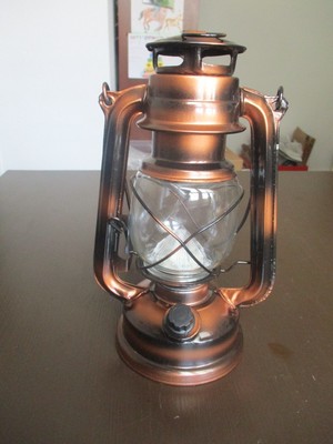 Retro LED Sturmlampe beleuchtet, mehrfarbig H = ca.24 cm, gebraucht (siehe Foto)