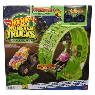 Hot Wheels Monster Trucks - Glow in the Dark - 1:64 Epic Loop Challenge Playset
