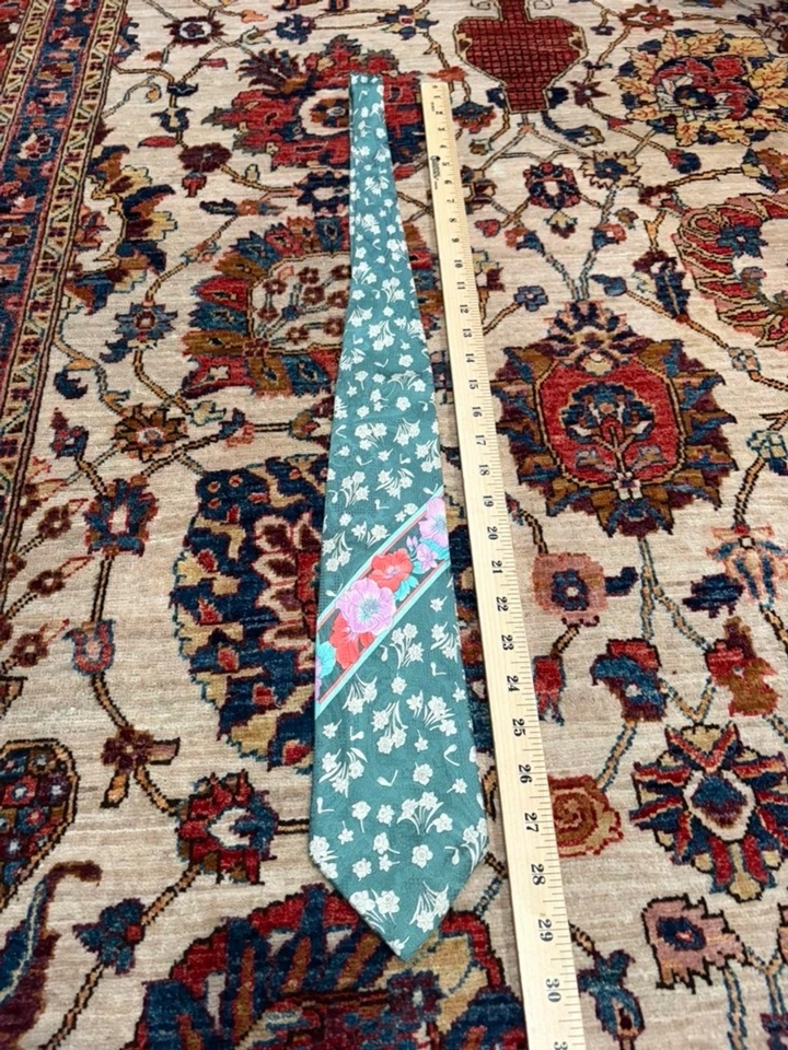 Corbata de Seda Leonard Paris Verde Salvia Floral con Detalle Rosa Azul Hecha en Italia Foto 2 de 4