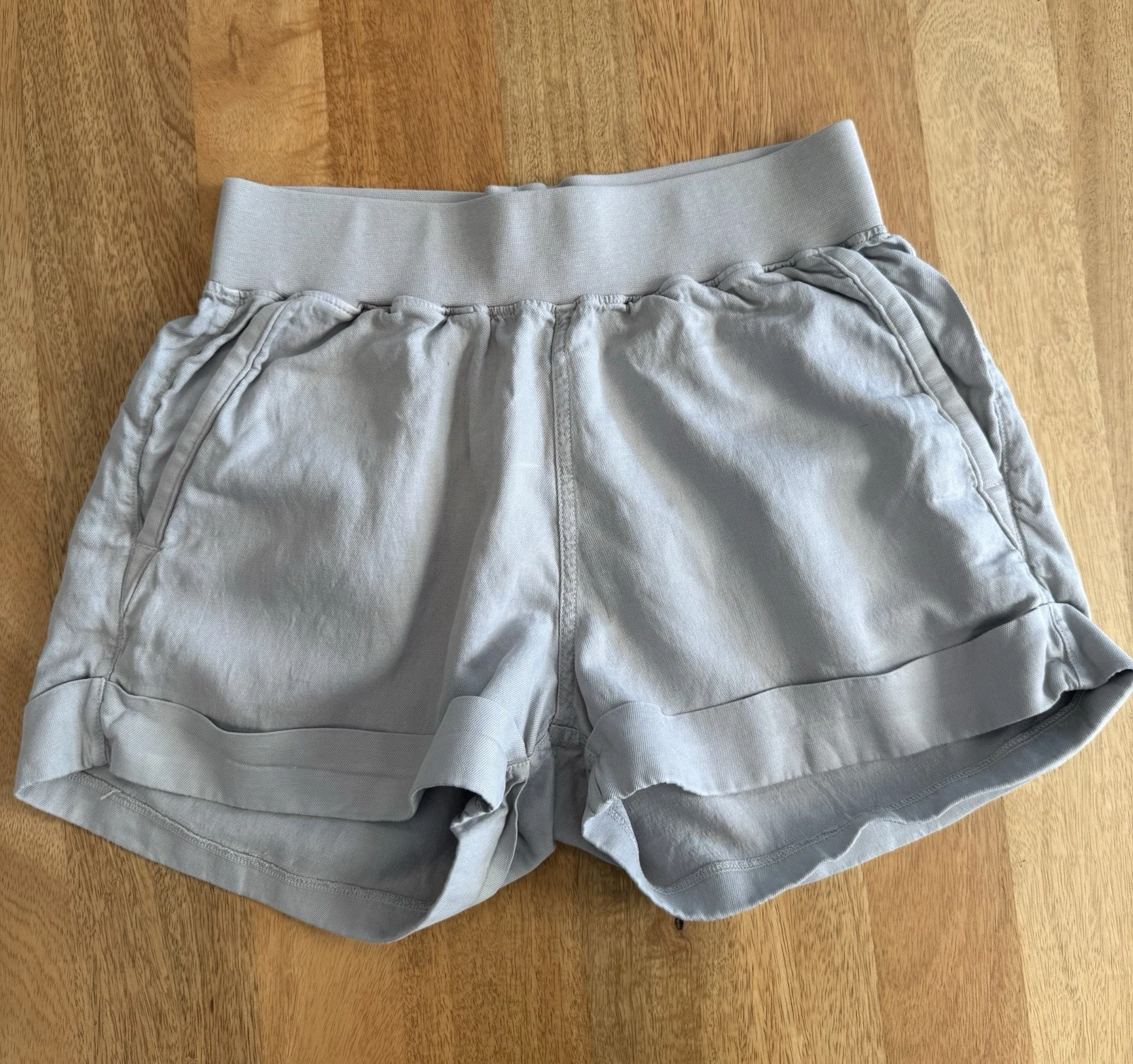 Faherty Linen Blend Casual Shorts Gray Sz S
Opens in a new window or tab