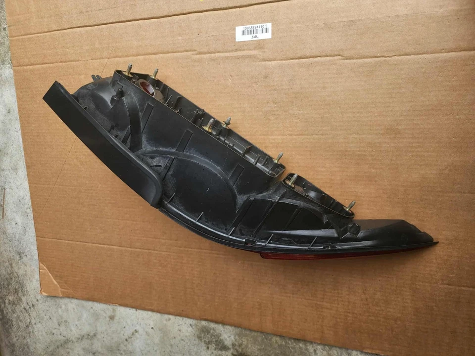 1995-1999 Mitsubishi Eclipse RS/GS/GST/GSX lanterna traseira direita fabricante de equipamento original usada - Imagem 3 de 4