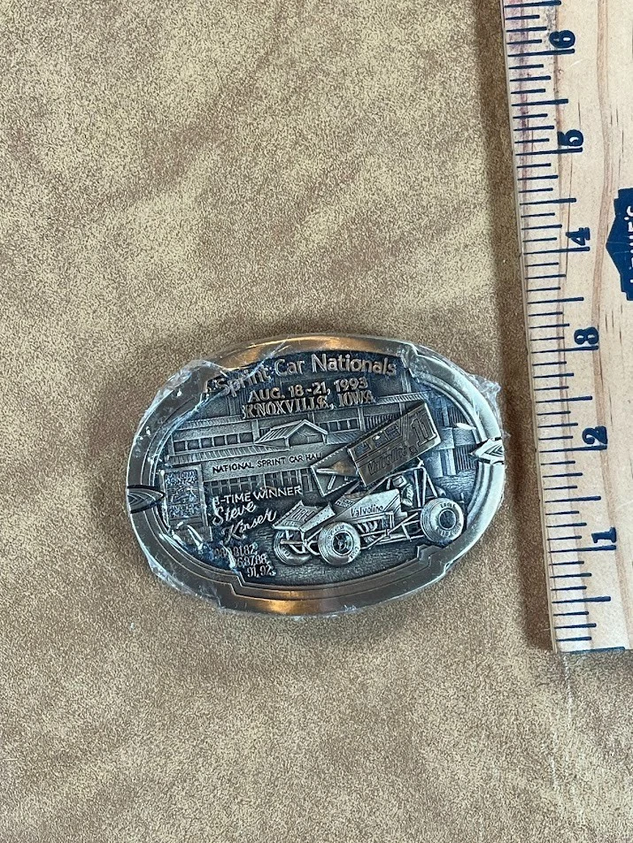 Hebilla de cinturón de latón fundido en arena Knoxville Raceway Nationals Steve Kinser 1993 Foto 4 de 4