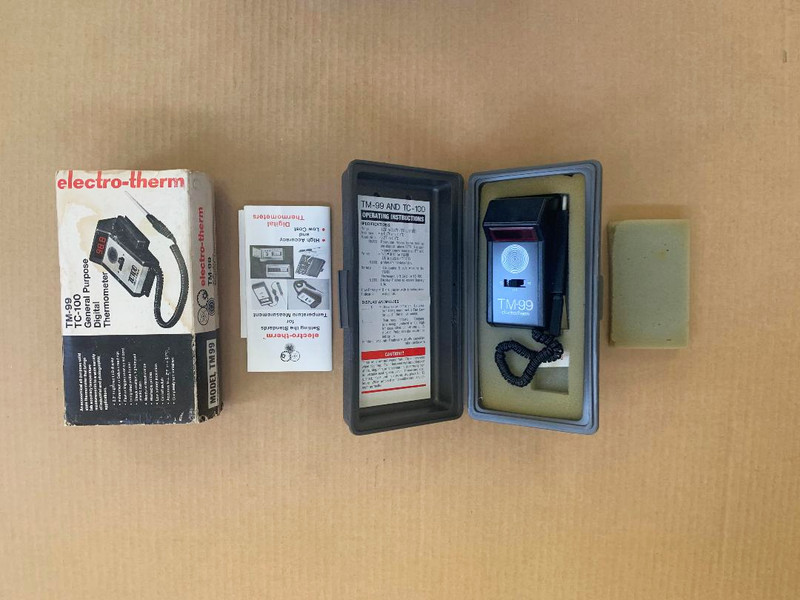 HVAC/R Digital Thermometer for multiple Uses * Display Model *