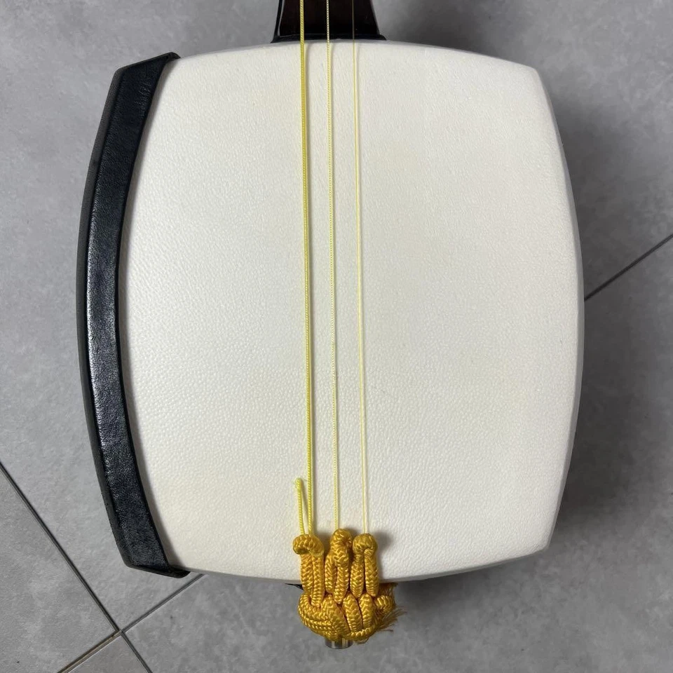 Medium-sized shamisen, jiuta (Japanese folk song), Tsugaru-style , free shipping - Image 2 of 4