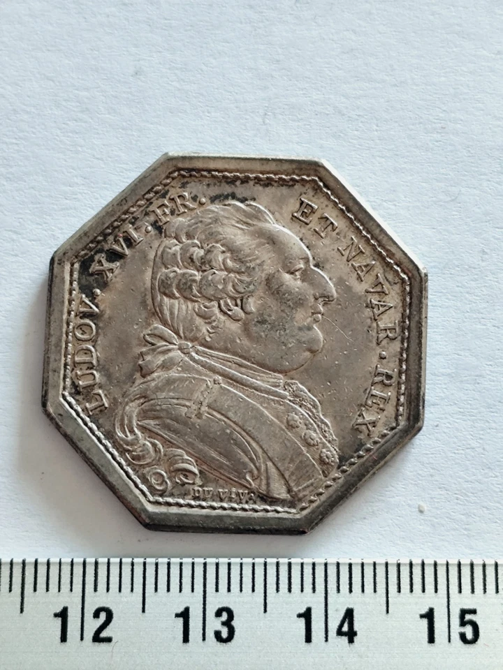ANCIEN JETON EN ARGENT TRESOR ROYAL LOUIS XVI Ref24417J - Photo 2/2