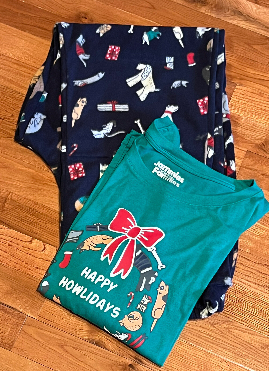 Jammies for Families Womens Pajama Set “Happy Howlidays” Dogs Stocking Bones L