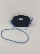 Borsa a tracolla Lacoste donna Chantaco Badge piccola in pelle piqué opaca.