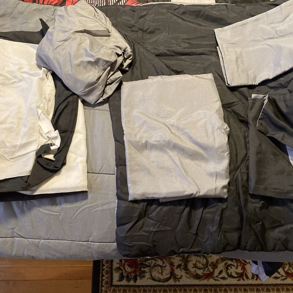 Juego de 6 piezas de edredón doble y sábana (edredón revisable negro o gris) NRFB Foto 3 de 4