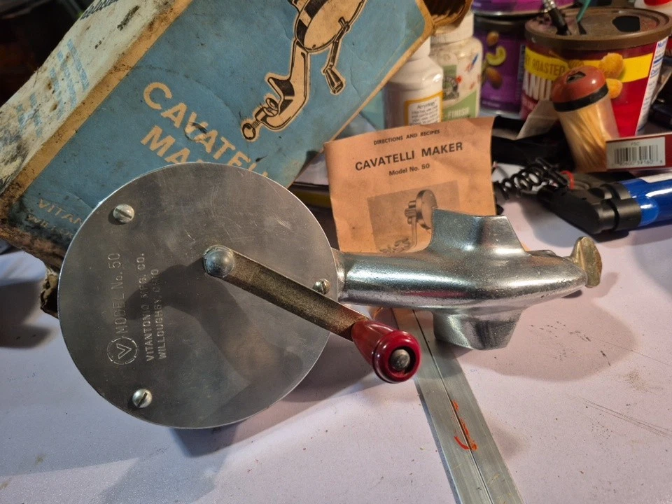 VTG Vitantonio Cavatelli Pasta Maker Model No 50 Table Clamp Style 1950’s USA - Image 3 of 3