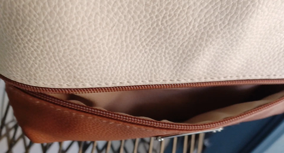 Bolso Bandolera Cartera ROSETTI Demi Cremallera en Beige Tostado Estilo Bloque de Color Crema Foto 4 de 4