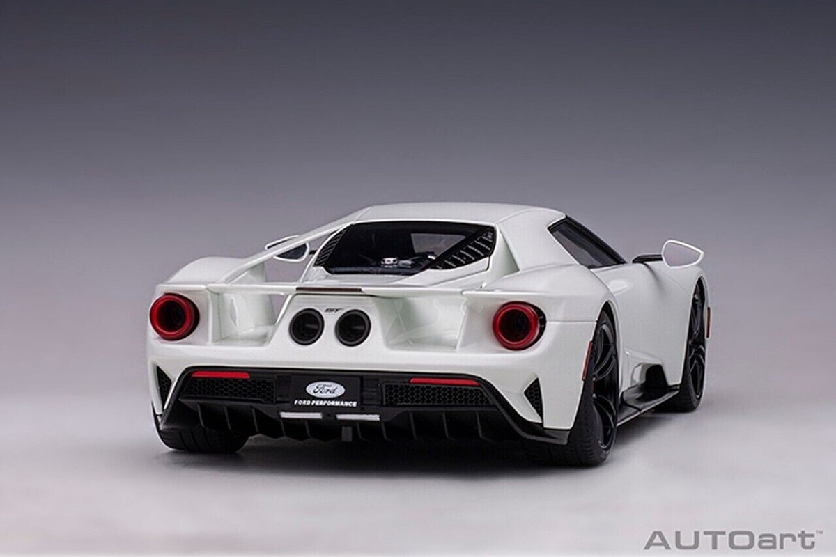ミニカー Autoart 1/18 2017 Ford GT White 1/18 Ford GT Frozen White 2017 Composite Model Car By