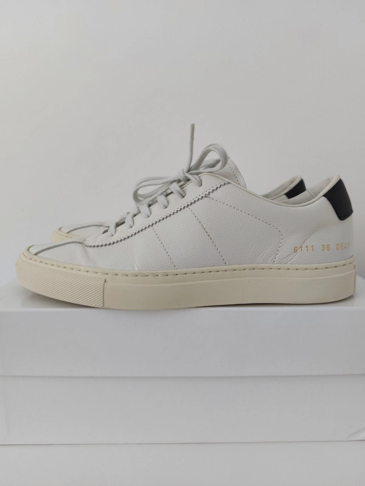 COMMON PROJECTS Allenatori da tennis donna in bianco con nero UK taglia 5