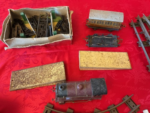Hornby Train Gauge O Clockwork Train Track And Accessories - Picture 6 of 9