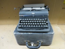 TYPEWRITER ROYAL PORTABLE royal quiet deluxe WITH CASE 1930's thumbnail