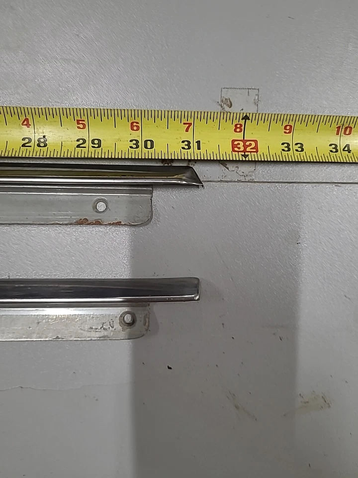 1970? Plymouth? Roadrunner? Dodge? Cargador? Moldura de ventana de puerta Foto 2 de 4