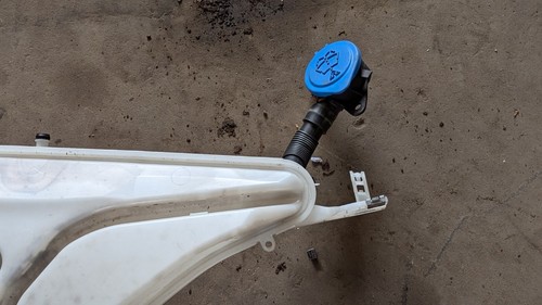 BOTELLA LAVADORA BMW 2 CON BOMBA F22 2.0D B47 2014-2021 7241671 - Imagen 3 de 5