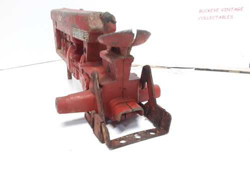 Vintage ESKA/ERTL 560 Farmall IH 1:16 Tractor w/ Fast Hitch/ Pulley Farm Toy - Picture 22 of 23