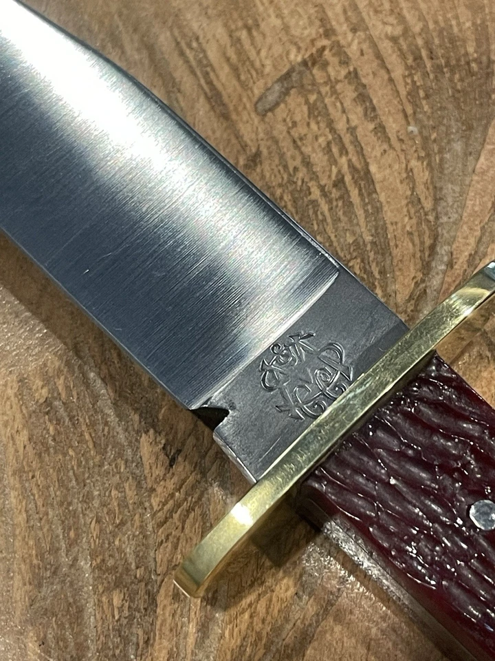 ОХОТНИЧИЙ НОЖ SCHATT & MORGAN США С РИФЛЕНОЙ КРАСНОЙ КОСТЬЮ ПРЕМИУМ-КЛАССА С ФИКСИРОВАННЫМ ЛЕЗВИЕМ - Изображение 4 из 4