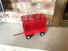 Ertl Haybale farm wagon #1628 red 8'' with hitch Dyersville Iowa USA made
