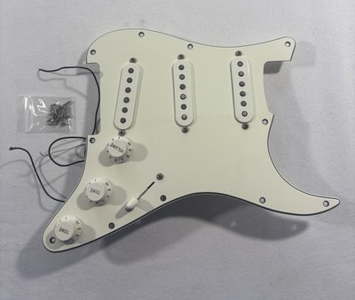 2018 Fender Stratocaster MIM Loaded 3-Ply Pickguard SSS White w/ HW