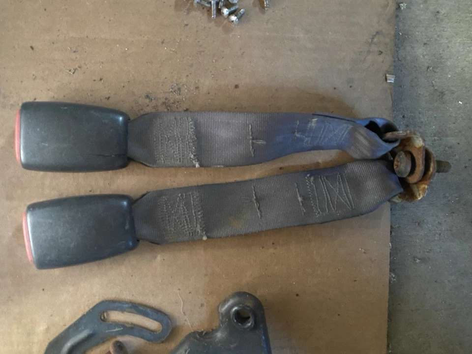 Ремни безопасности Jeep wrangler TJ 97-02 полный рабочий комплект с болтами - Изображение 3 из 3