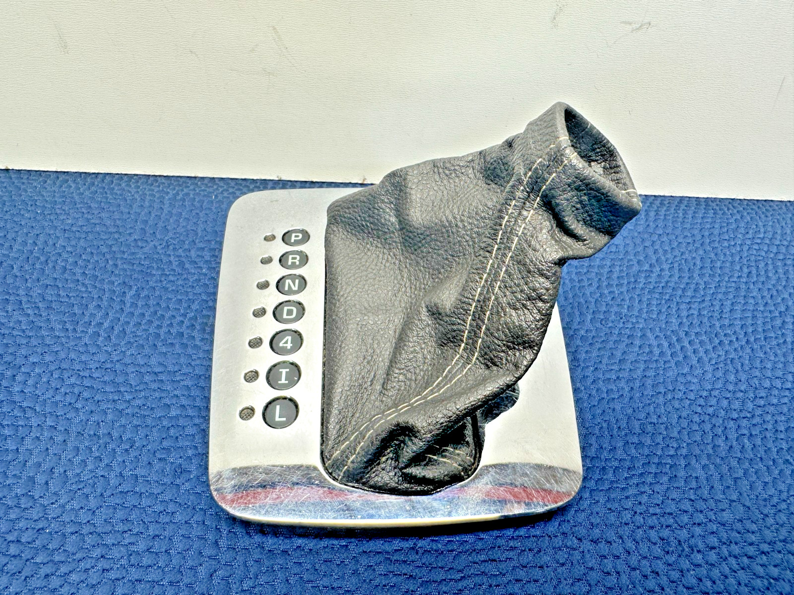 7-10 Saturn Sky Gear Selector Shifter Shift Knob Automatic Transmission Trim OEM