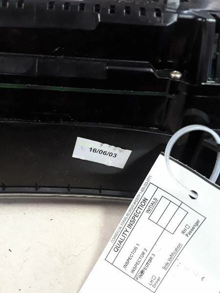 Audi A4 Quattro 2004 velocímetro MPH Cluster Wagon 4x4 automático Foto 3 de 4