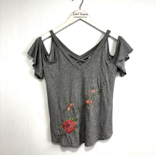 Alya T-Shirt Floral Embroidered Short Sleeve Cold Shoulder V Neck Casual Womens - 第 1/6 張圖片