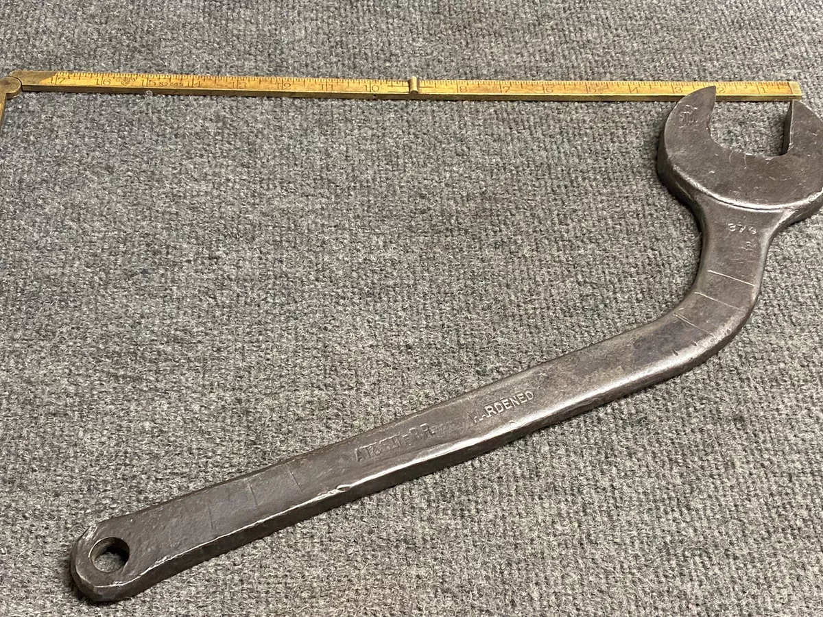 Railroad wrench clearance