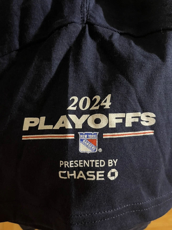 Camiseta NY Rangers Juego 1 ECF 2024 Copa Stanley XL Toalla Koozies Prendedor Calcomanía Nueva Foto 4 de 4