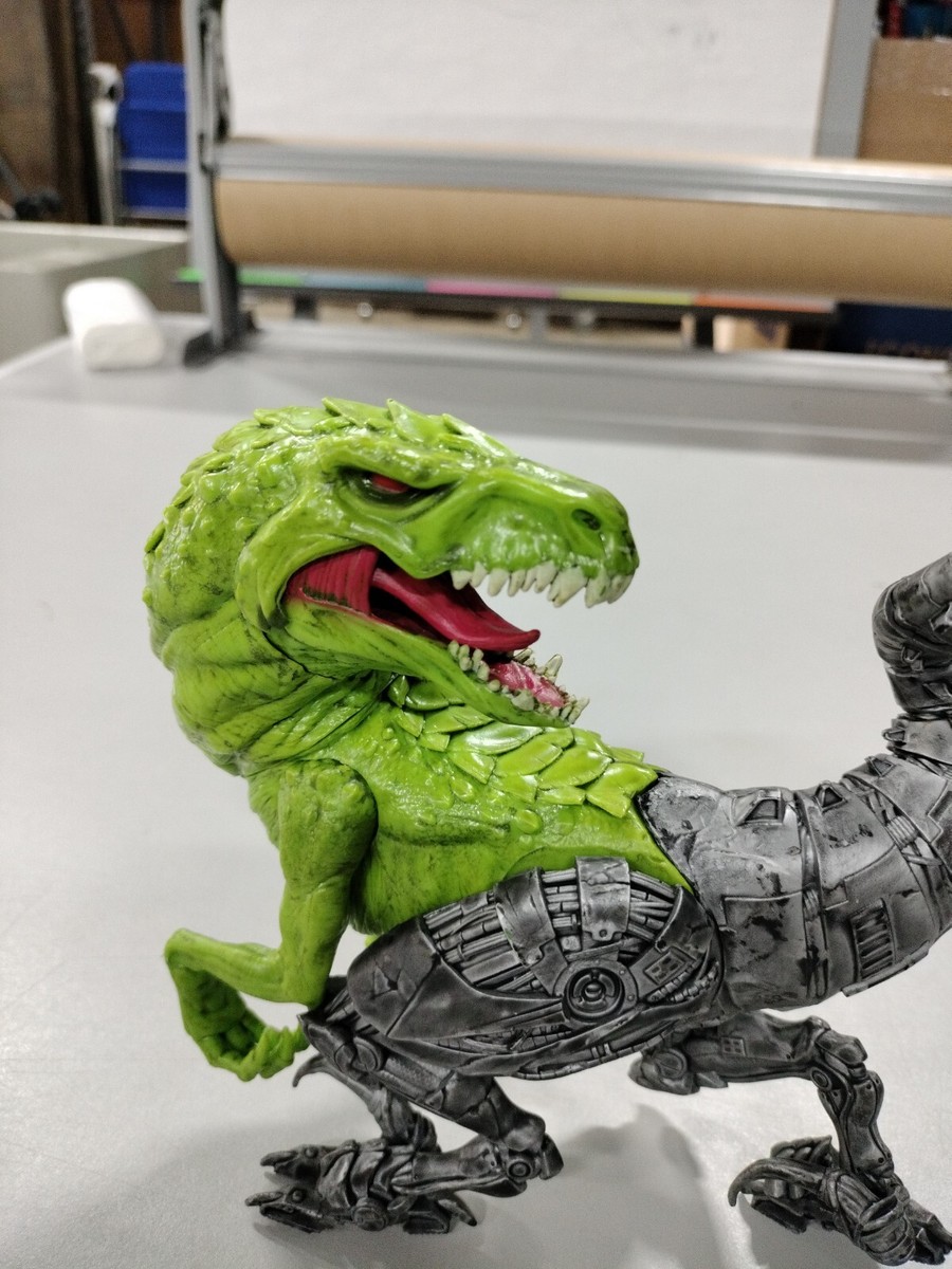 RAW 10 FIGURA RAPTAR 18 CM – Toys Store
