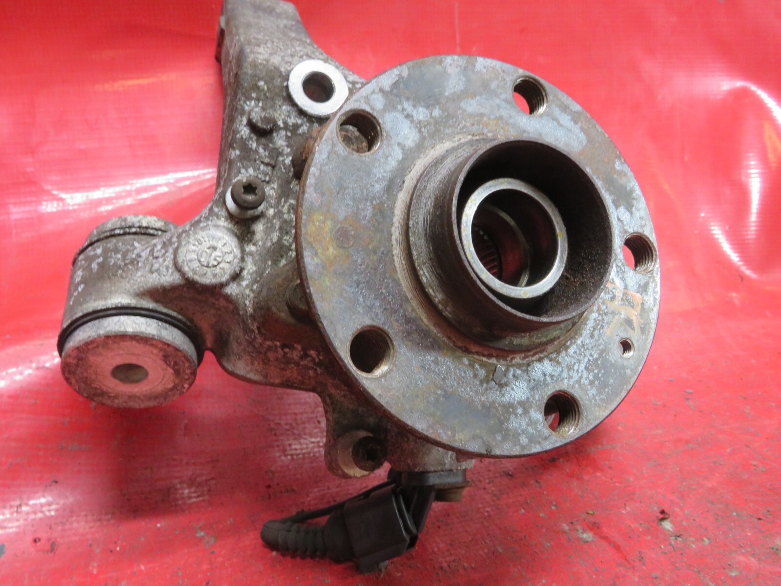 2006 BENTLEY FLYING SPUR RIGHT REAR SPINDLE