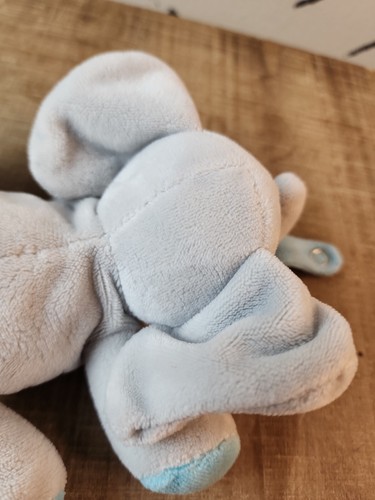 Le Bebe Favorite Mini Peluche Portaciuccio Snap It On Grigio Blu Elefante Binky - Foto 11 di 12