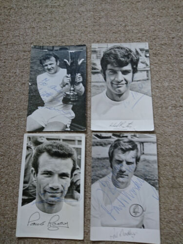 LEEDS UTD HAND SIGNED PHOTOS BREMNER MADELEY BATES REANEY PERSONALLY OBTAINED - Afbeelding 1 van 5