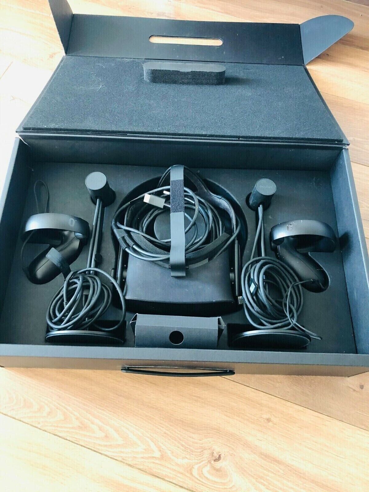 Oculus Rift VR Virtual Reality Headset In Gutem Zustand Mit Collector's Controll