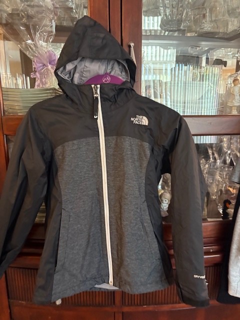 The North Face Jacket Girls Sz 7/8 S Black DryVent Windbreaker/Rain Coat.