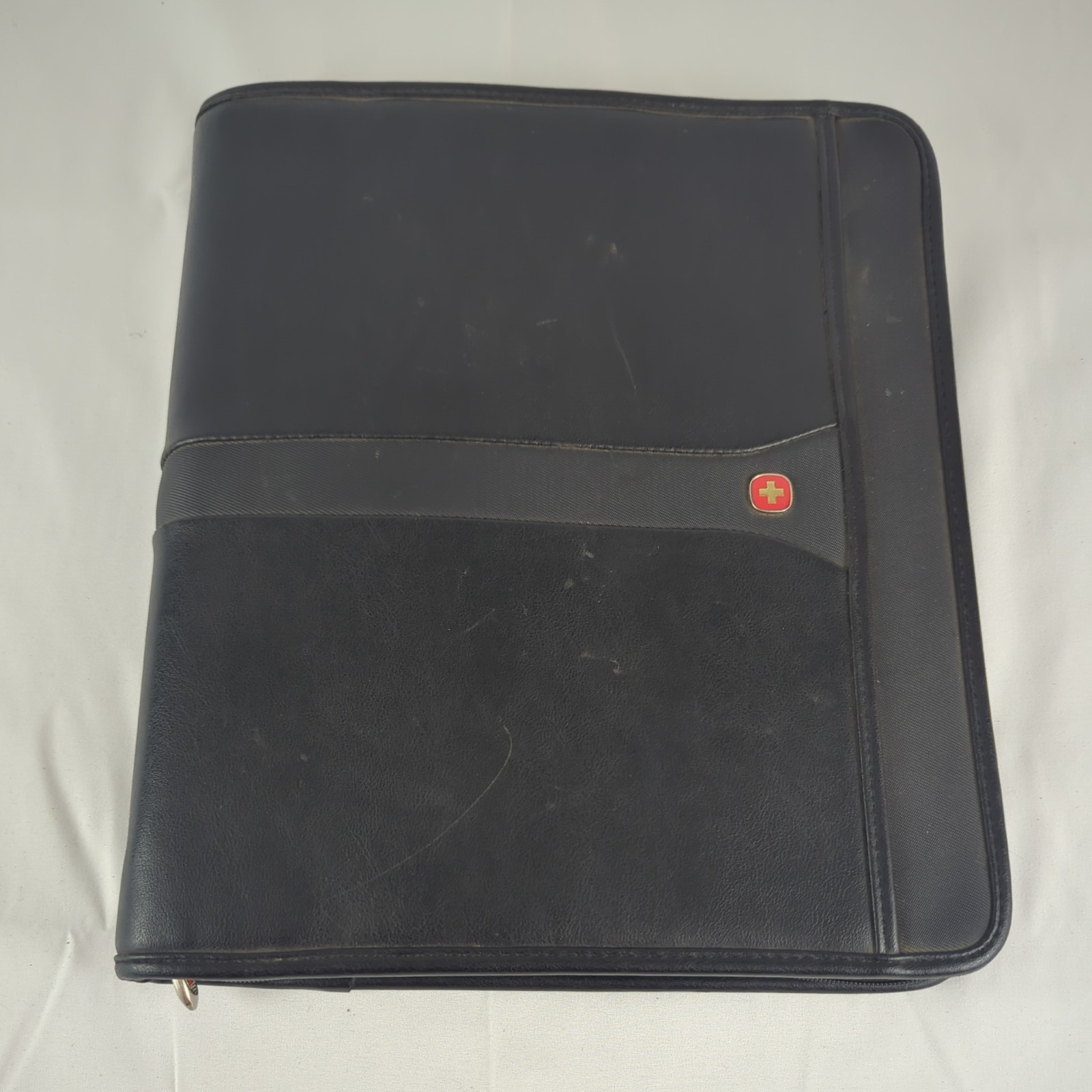 Wenger Executive Business Vinyl Zippered Padfolio - Black 3 