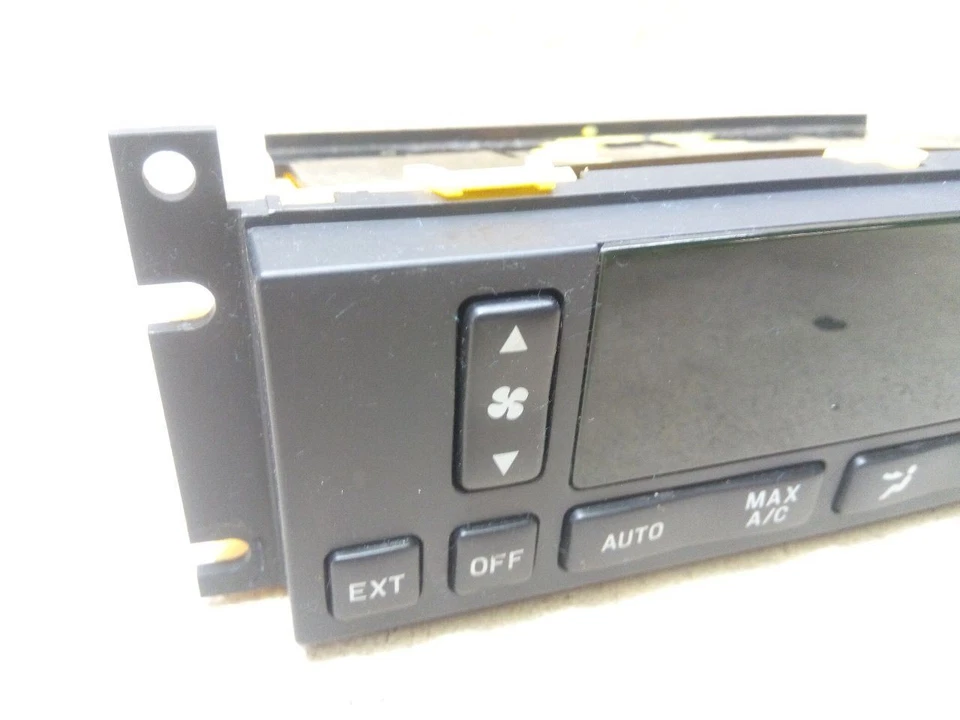 Auto Temperature Climate Control F8VF18C612CE Fits 1998 LINCOLN TOWN CAR a20 - Image 2 of 4