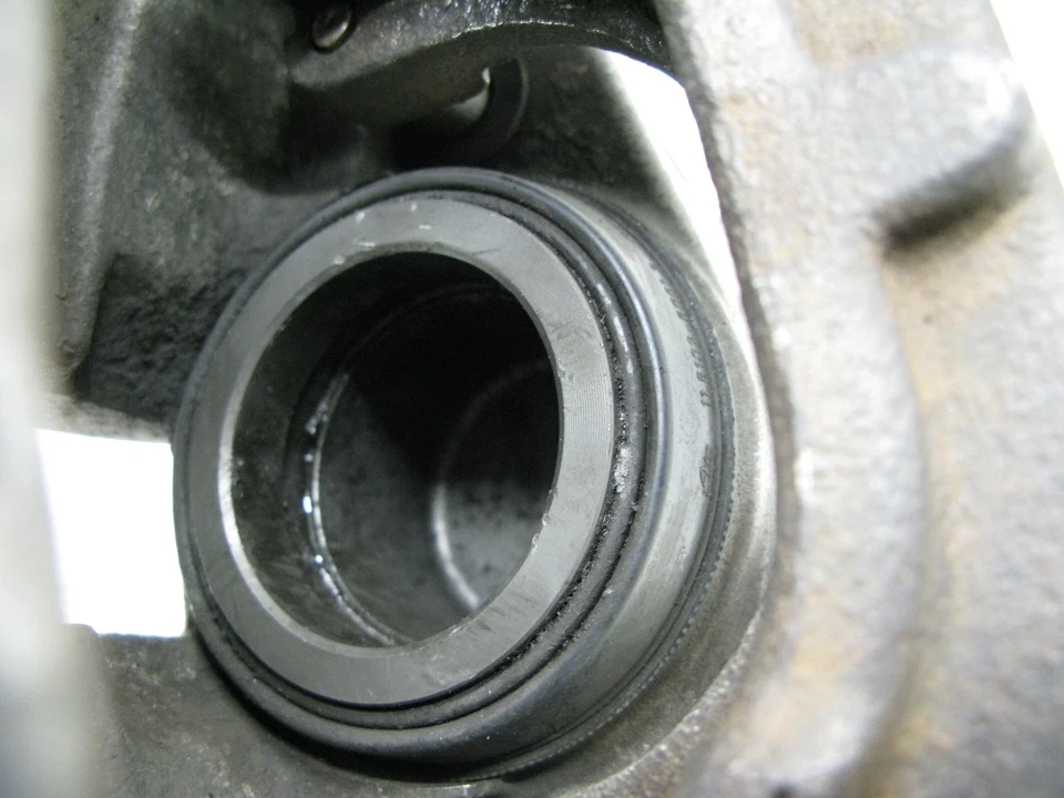 02-10 宝马 E63 E64 650i 760i 535i Brake Caliper 对前左套装 — 第 4/4 张图片