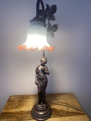 Jugendstil Tischlampe, Metallständer und Harzfigur nach Auguste Moreau