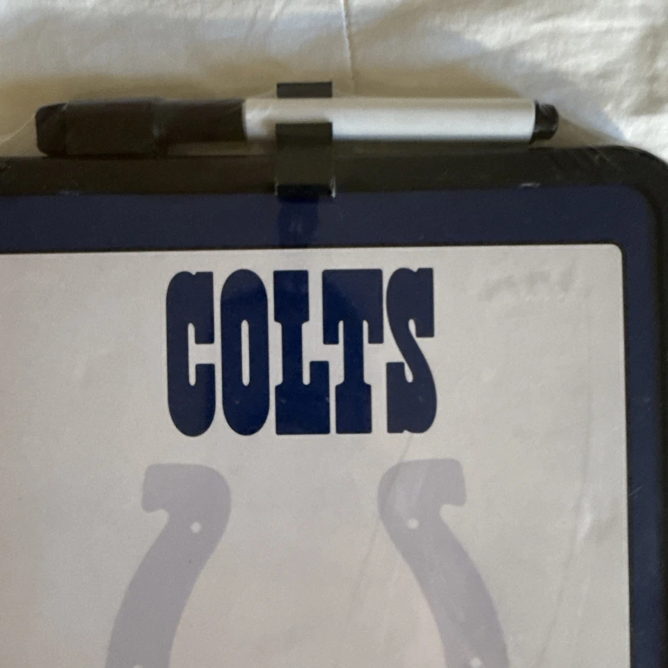 Colts NFL Tablero de borrado en seco Tablero de grasa con imanes para colgar Nuevo Foto 2 de 4