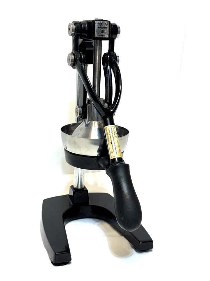 Exprimidor de prensa de jugos Focus Foodservice de grado comercial de alta resistencia - 97336, negro Foto 2 de 4