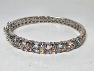STERLING SILVER BRACELET SIGNED NH 925 2 TONE BLUE AND CLEAR STONES 7 IN .7 OZT