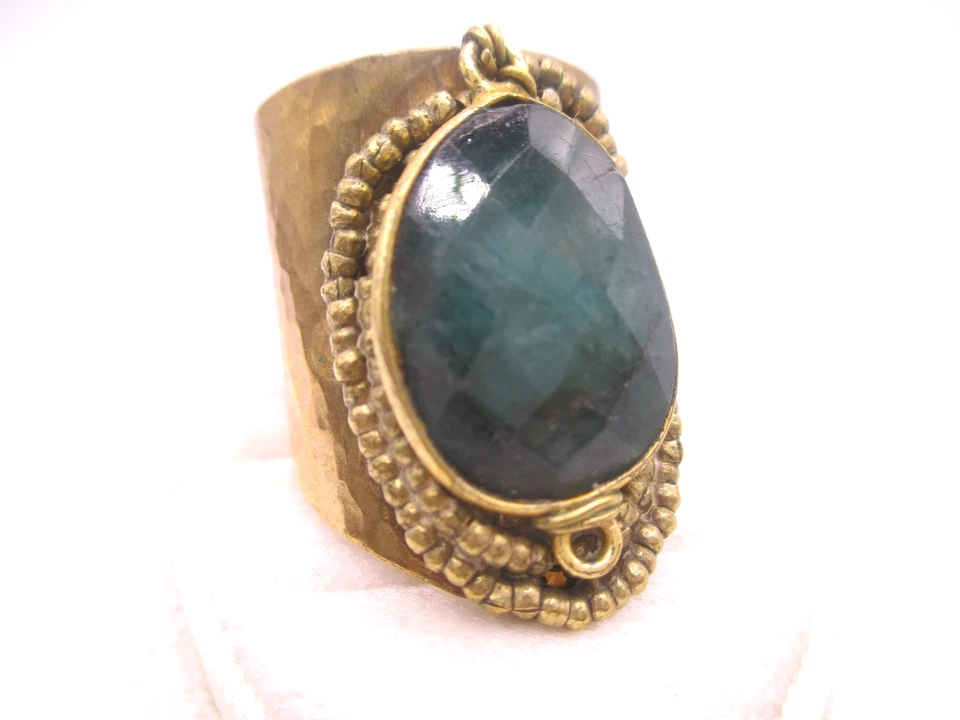 Anillo vintage grueso de cristal verde martillado hecho a mano talla 8 #0287
